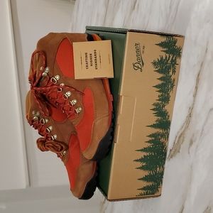 Women's Danner Jag Waterproof Boots